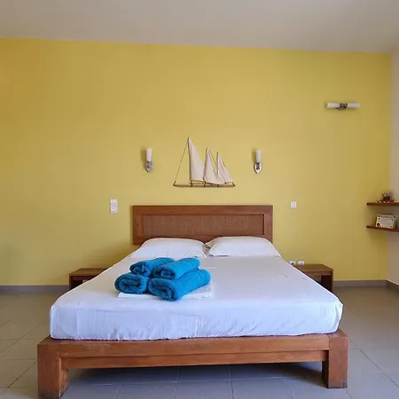 Domatia Me Thea Bed & Breakfast Elafonissos Exterior photo